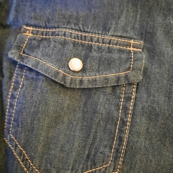 Denim shirt🧥 - Picture 3 of 6